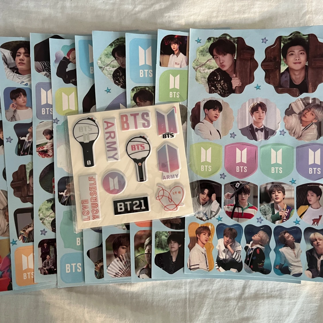 BTS Klistermärken
