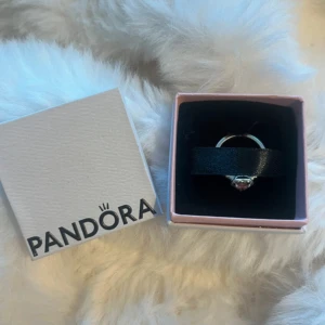 Pandora ring med ett hjärta - Pandora ring med ett hjärta