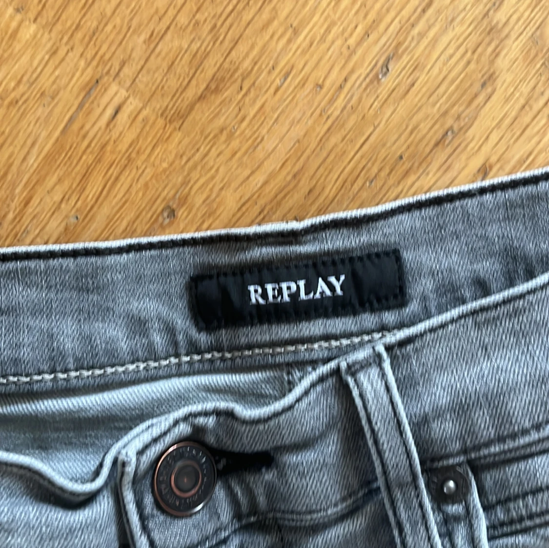 Grå Replay jeans med raka ben - 2