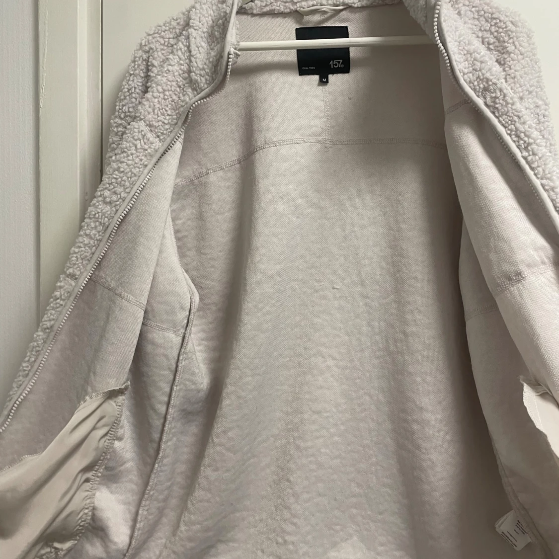 Vit teddyjacka från 157, storlek M - 1