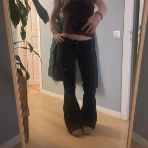 Cheap monday jeans - Slutsålda jeans från cheap monday🤗 storlek 25/30, passar mig som är 167 i längden☺️