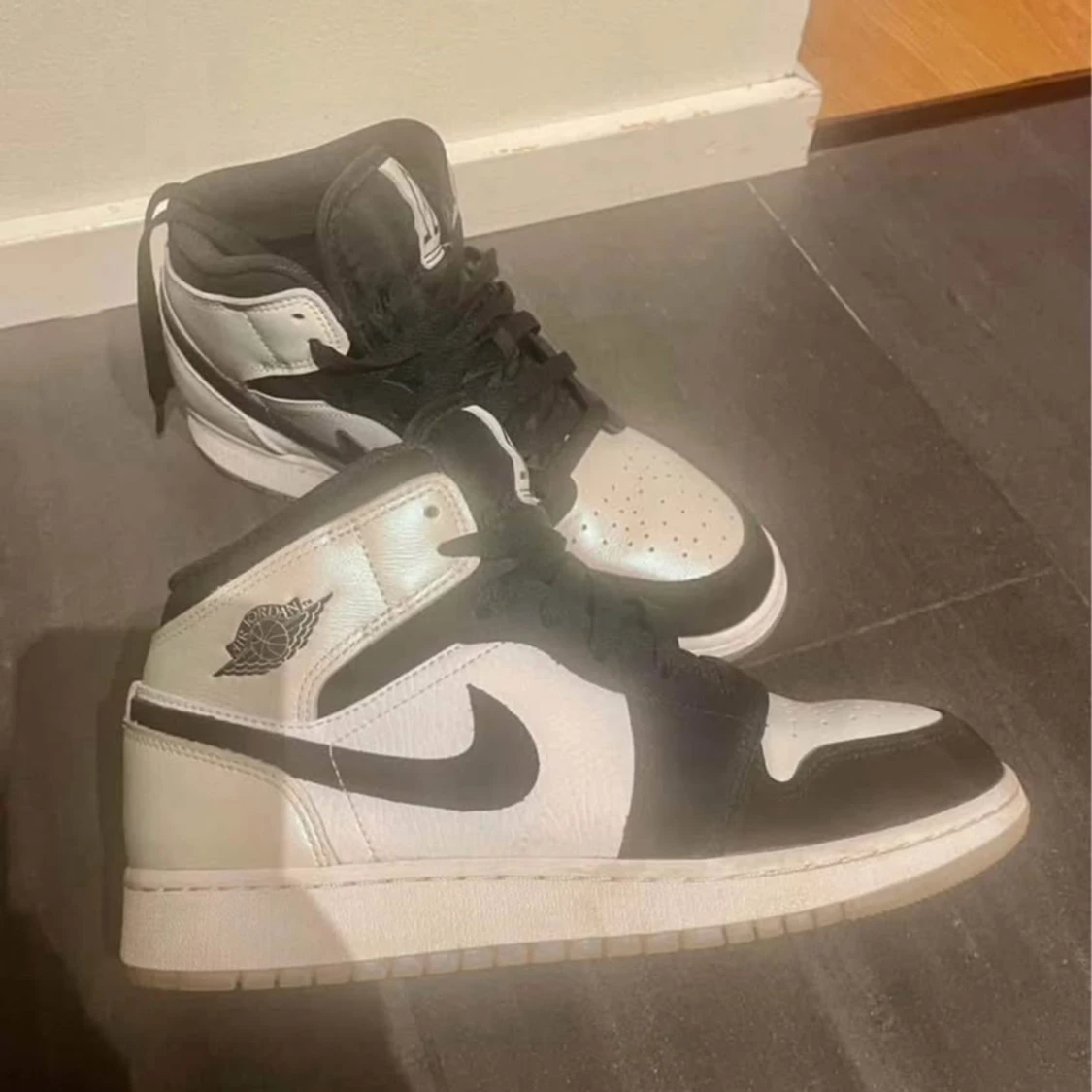 Nike Air Jordan 1 svart och vit - 1