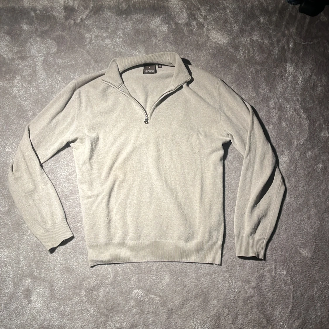 Ljusgrå half zip-tröja Oscar Jacobson