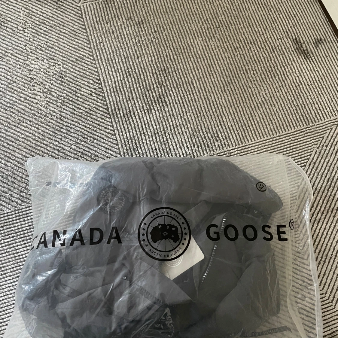 Svart pufferjacka från Canada Goose XS - 4