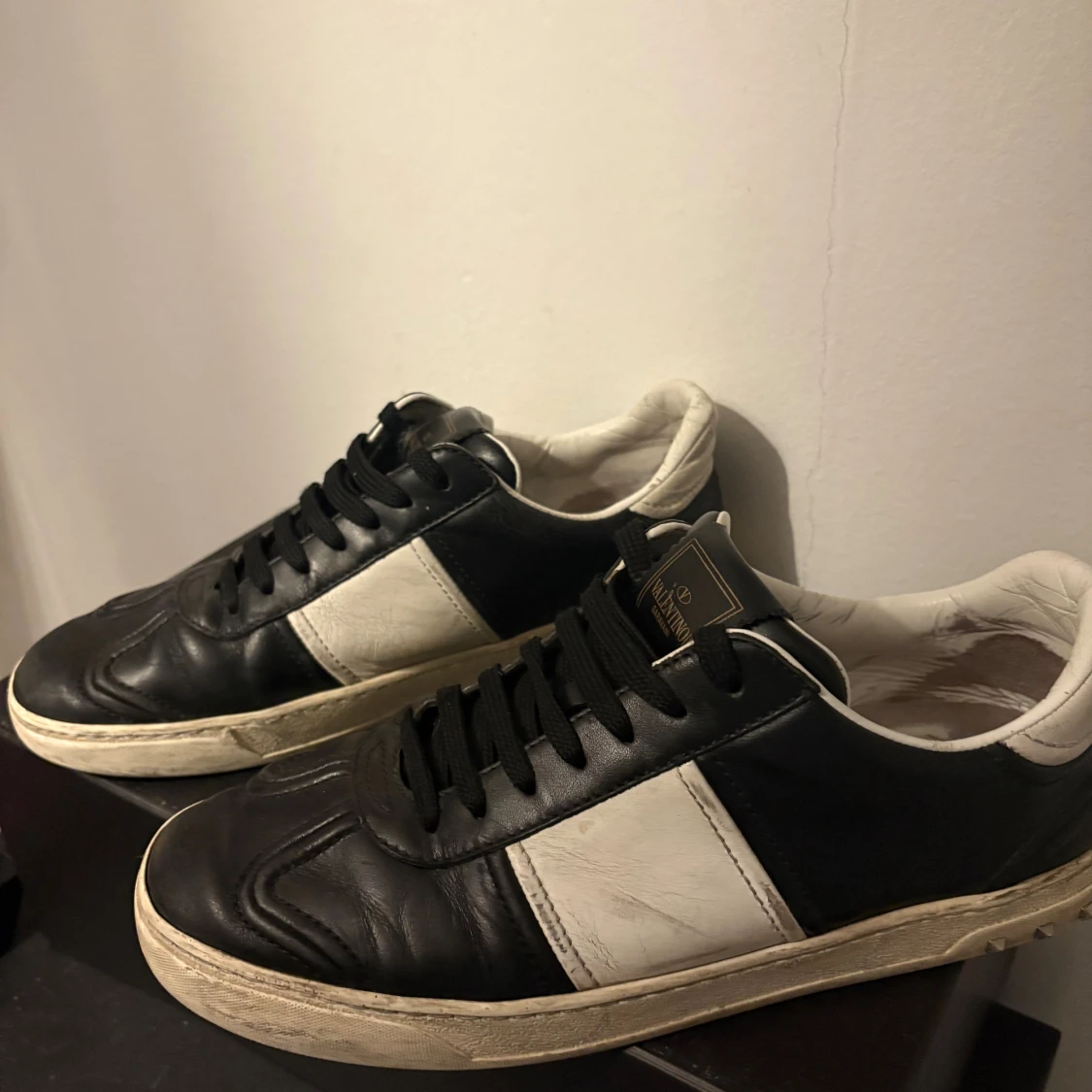Valentino Garavani svartvita sneakers - 3
