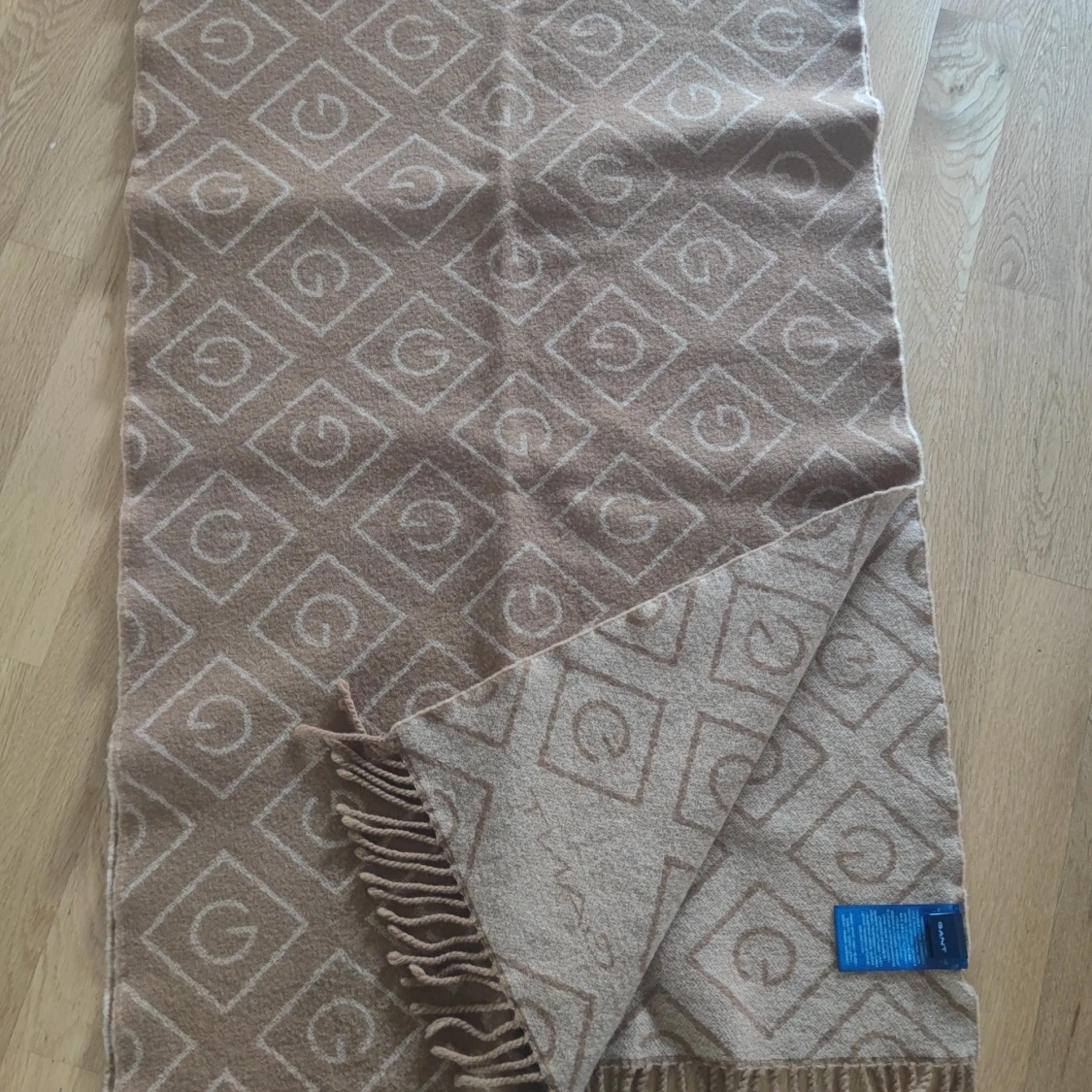 Halsduk från Gant  - 1