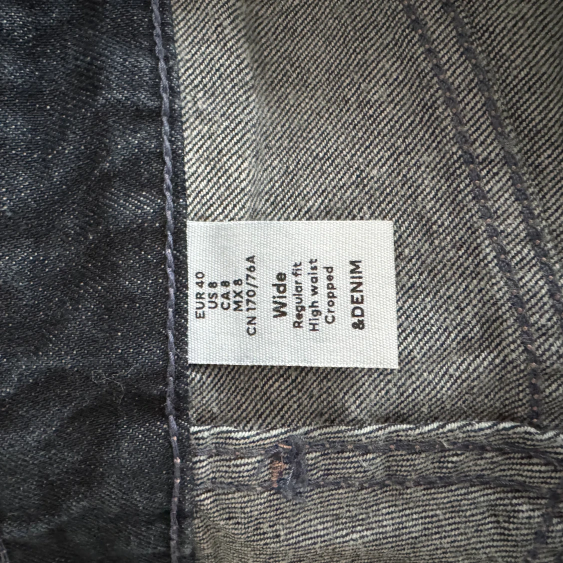 Mörkblå wide jeans från H&M, strl 40 - 1
