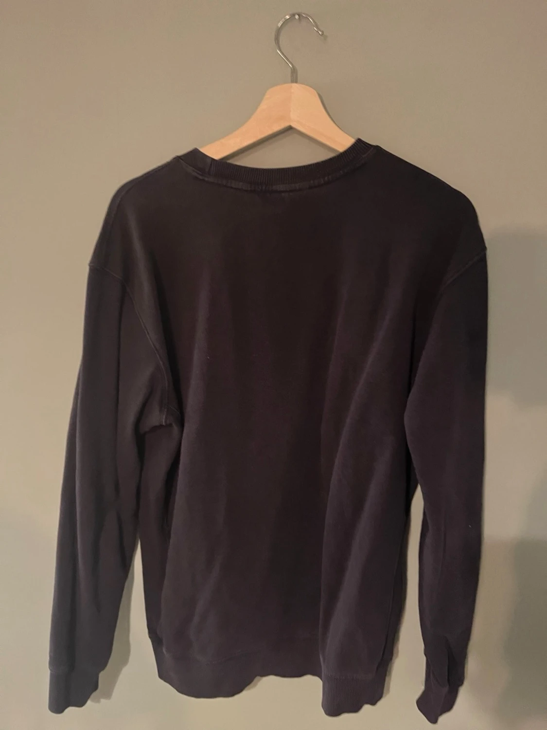 Svart sweatshirt från Lee - 1