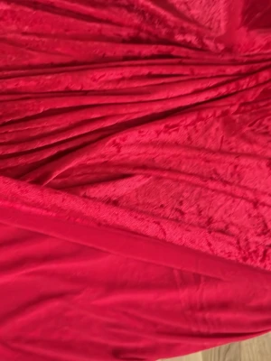 Röd tyg - Tyg röd 4*170.