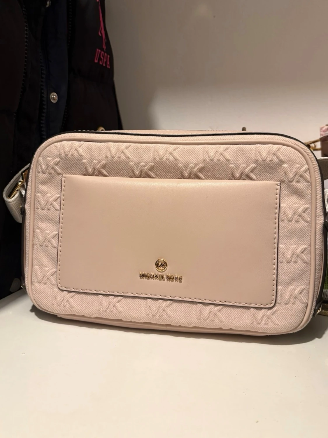 Beige axelväska från Michael Kors