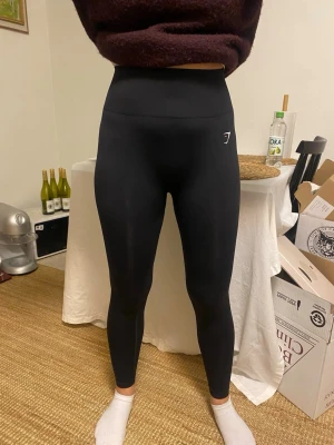 Svarta leggings från Gymshark - Svarta tränings leggings från gymshark endast anvönda en gång