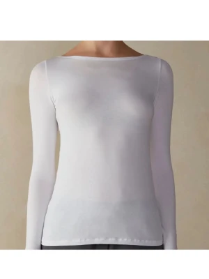 Vit långärmad tröja från Intimissimi  - Säljer en enkel och stilren vit långärmad tröja med rundad halsringning från Intimissimi!❤️ 