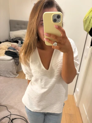 Vit tröja - från veromoda i strl L men passar s&m