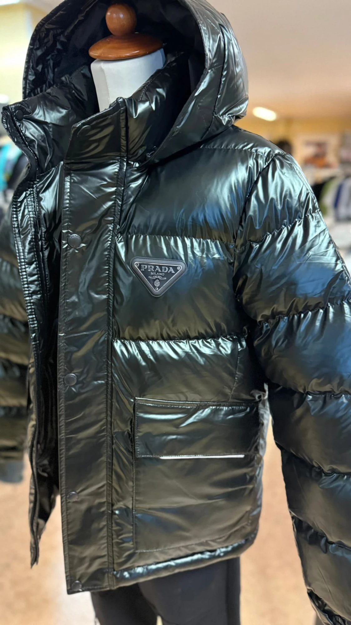 Svart pufferjacka från Prada - 1