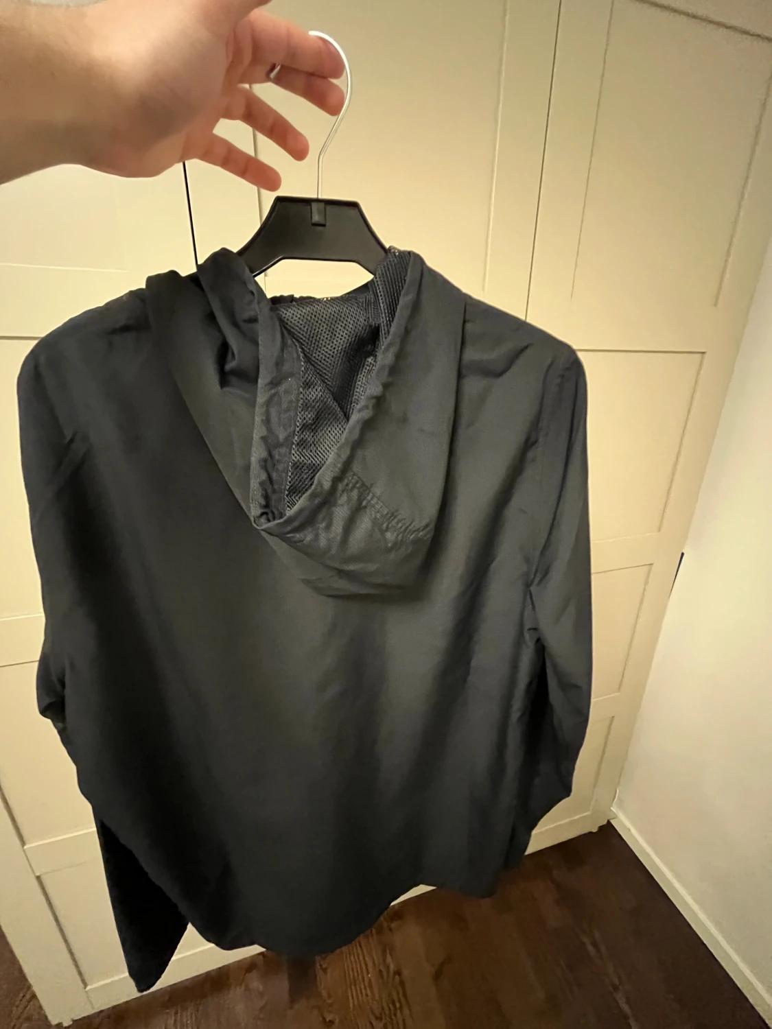 Svart vindjacka från Under Armour XS - 1