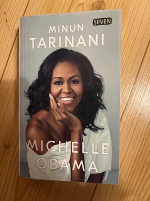 Michelle Obama Minun tarinani - Michelle Obama Minun tarinani kirja. Pari kertaa luettu. Päällystetty. Eläintalous MMM, lisätietoja saa kysymällä Katsothan myös muut ilmoitukseni Tarjoa 