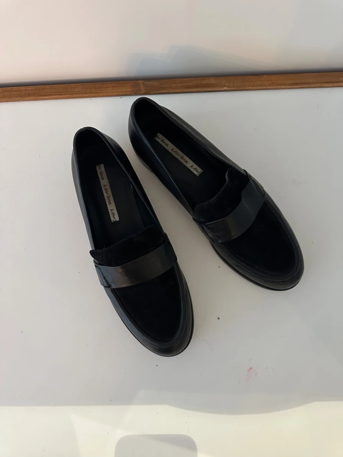 Svarta loafers i skinn och mocka - 1