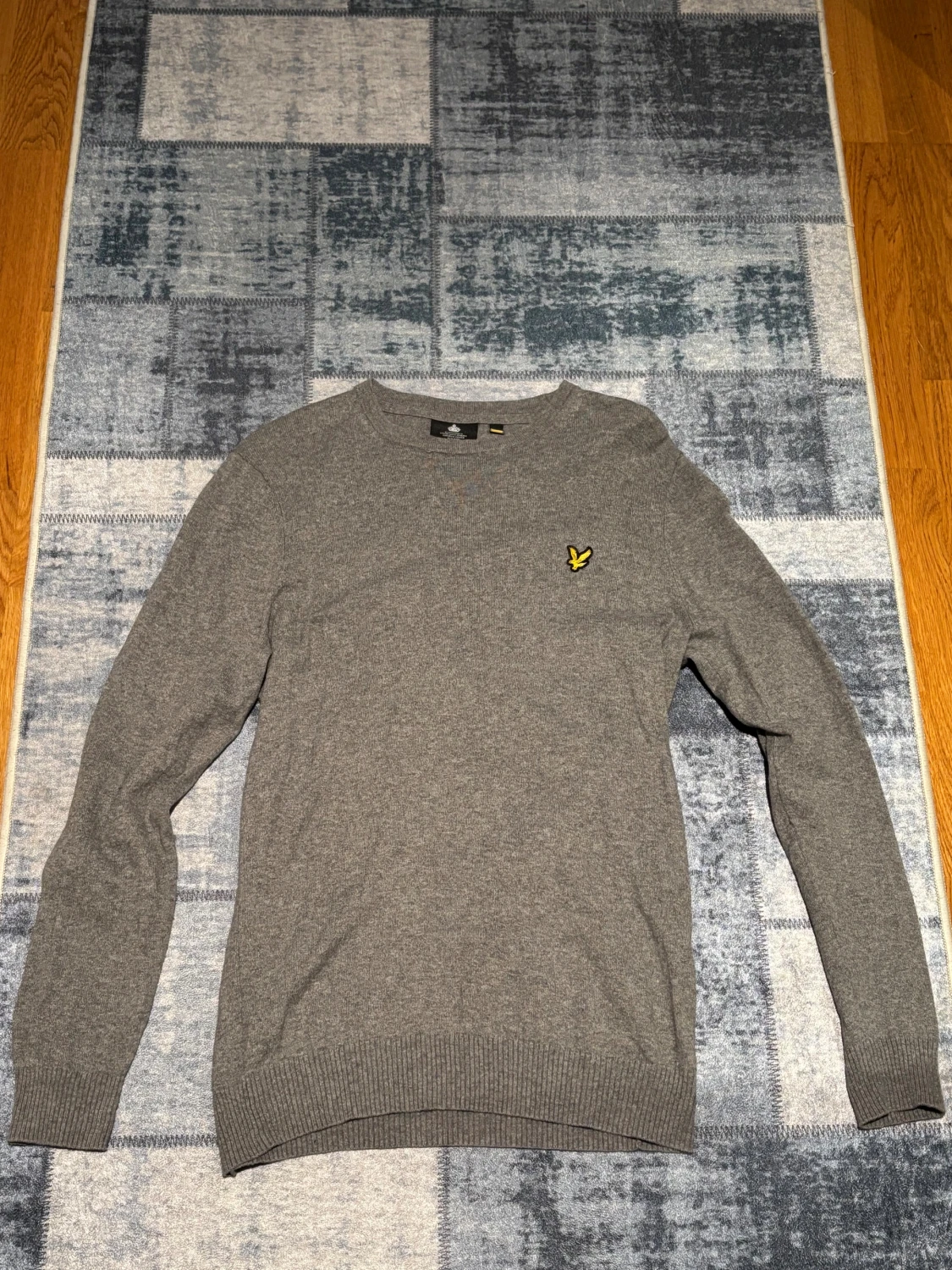 Grå stickad tröja från Lyle & Scott - 3
