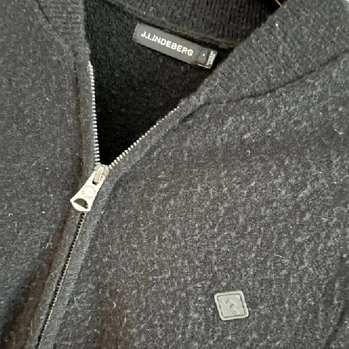 J Lindebeg zip - 1