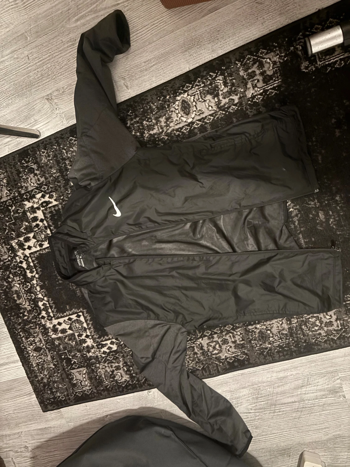 Svart Nike vindjacka med dragkedja