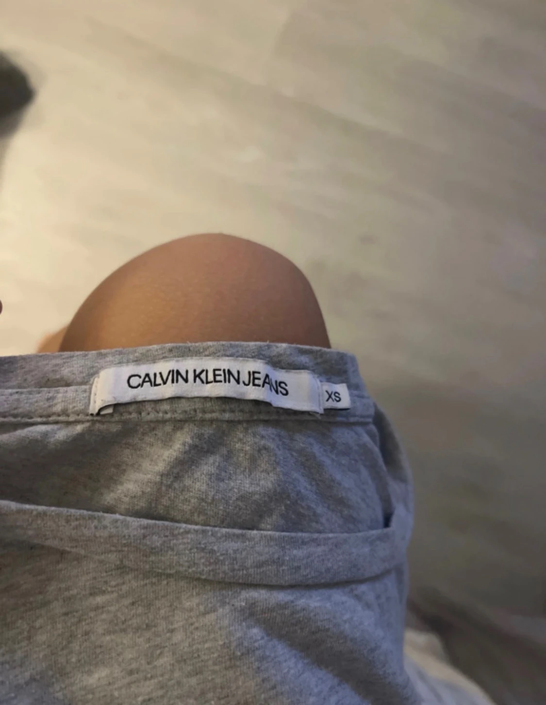 Grå t-shirt Calvin Klein Jeans XS - 1