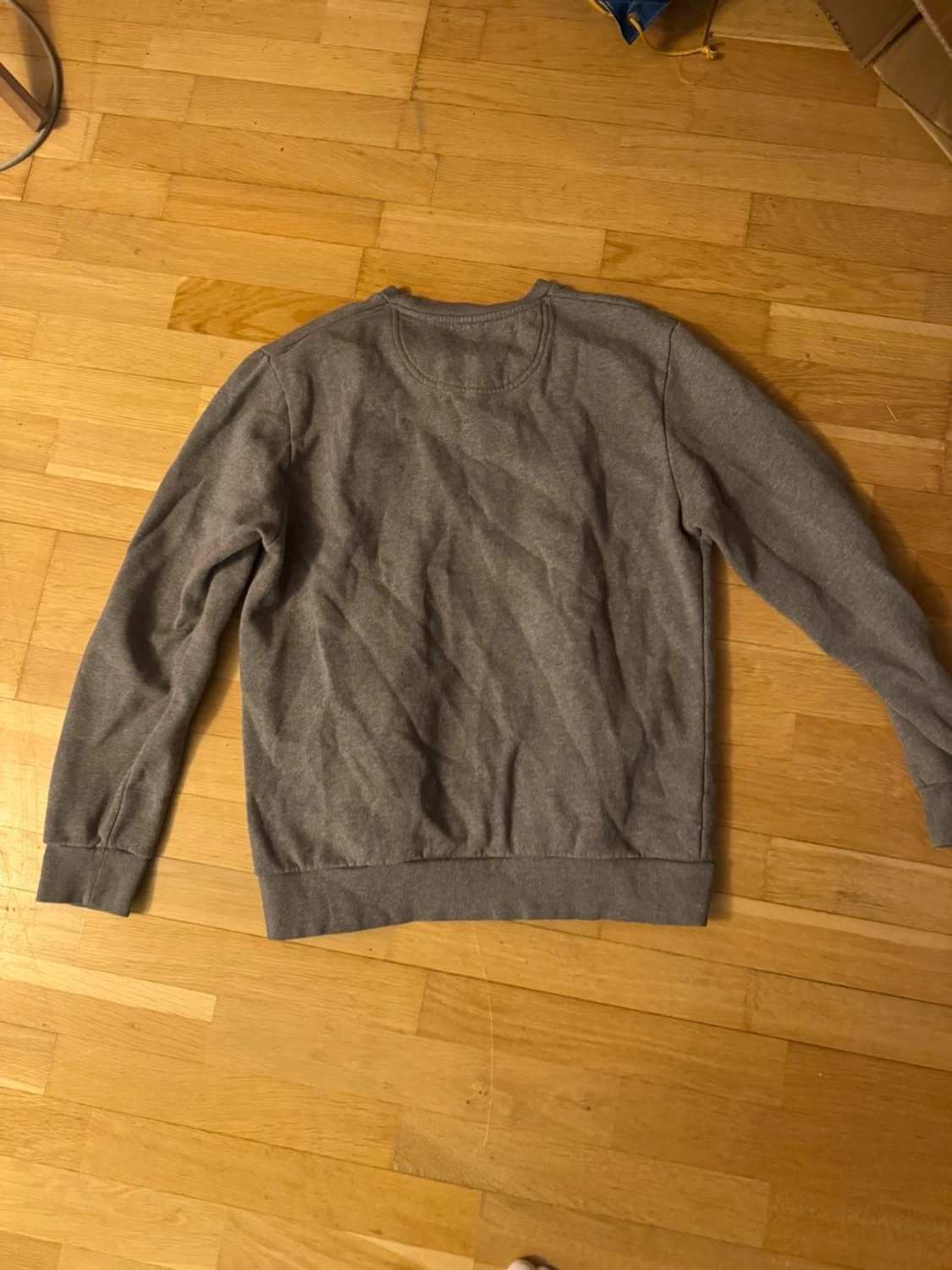 Grå sweatshirt från Henri Lloyd - 3