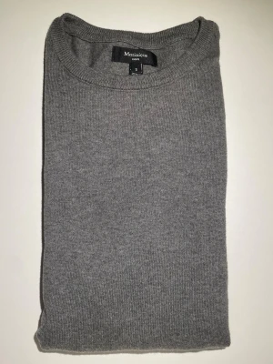 Matinique sweatshirt - Säljer denna schysta gråa tröjan från Matinique i storlek S. Tröjan är i ett nytt skick utan några defekter. Om du har några frågor är de bara att höra av sig 👍