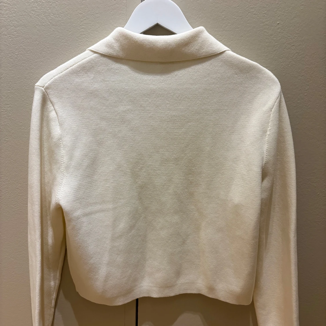 Vit stickad kofta med dragkedja - 2