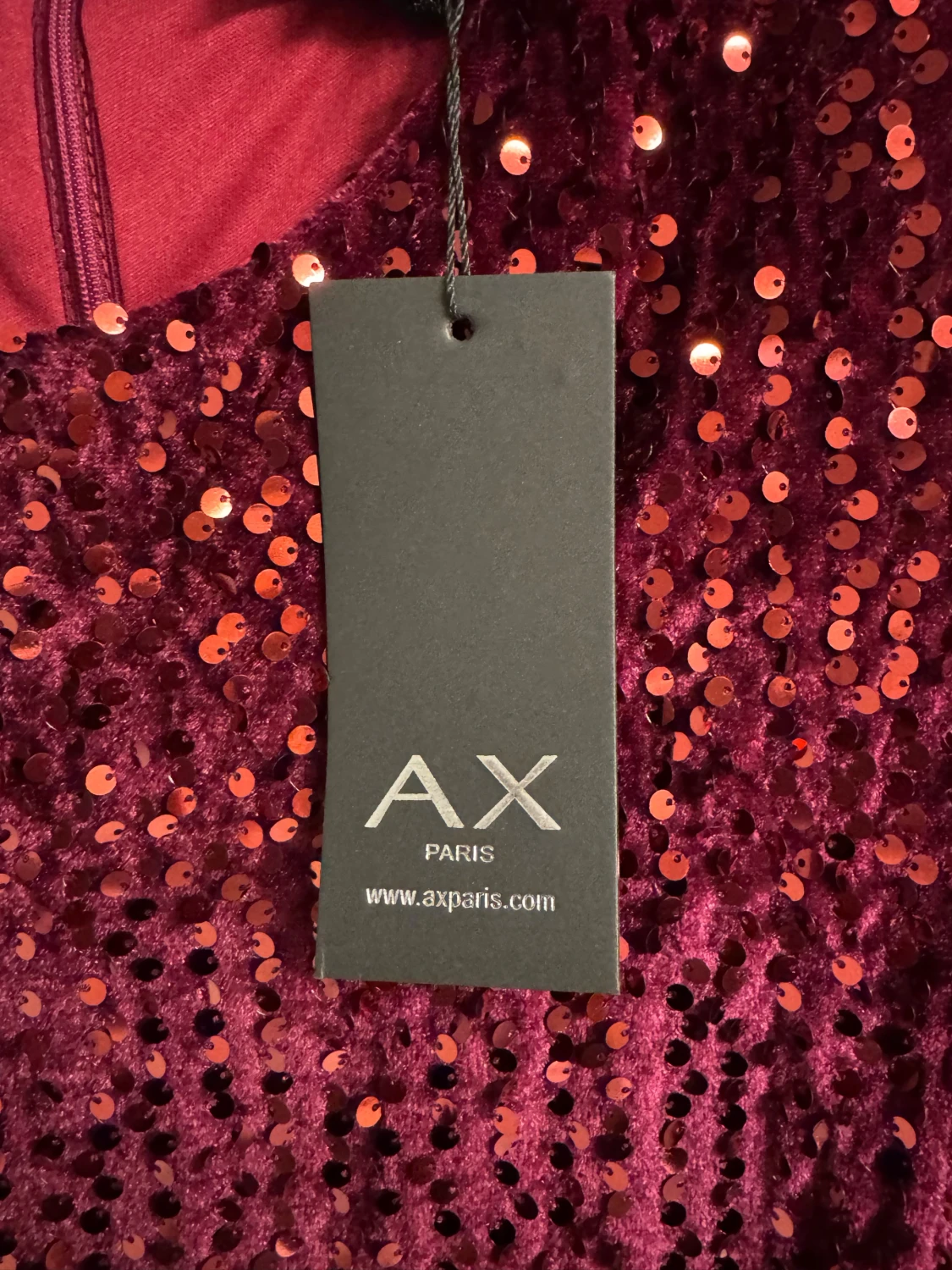 Vinröd paljettklänning från AX Paris - NY - 2
