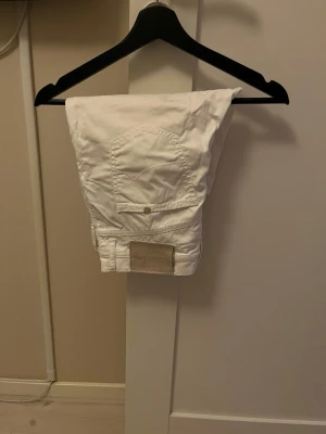 Jacob Cohen - Jacob Cohen Nicolas Cotton Twill Shorts vita, i mycket bra skick!