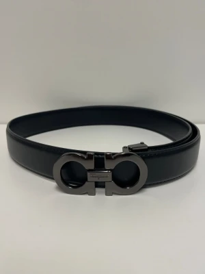 Ferregamo Bälte  - Säljer ett bälte helt nytt oanvänd. Storlek 110cm snabb frakt.