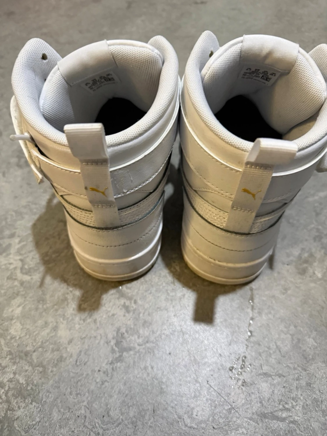 Vita höga sneakers från Puma strl 44 - 2