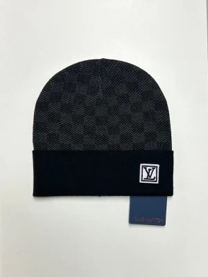 Lv Mössa - Helt ny aldrig använd. Storlek One size. Snabb frakt.
