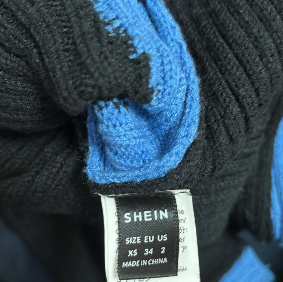 Svart ribbad klänning från SHEIN XS - 2