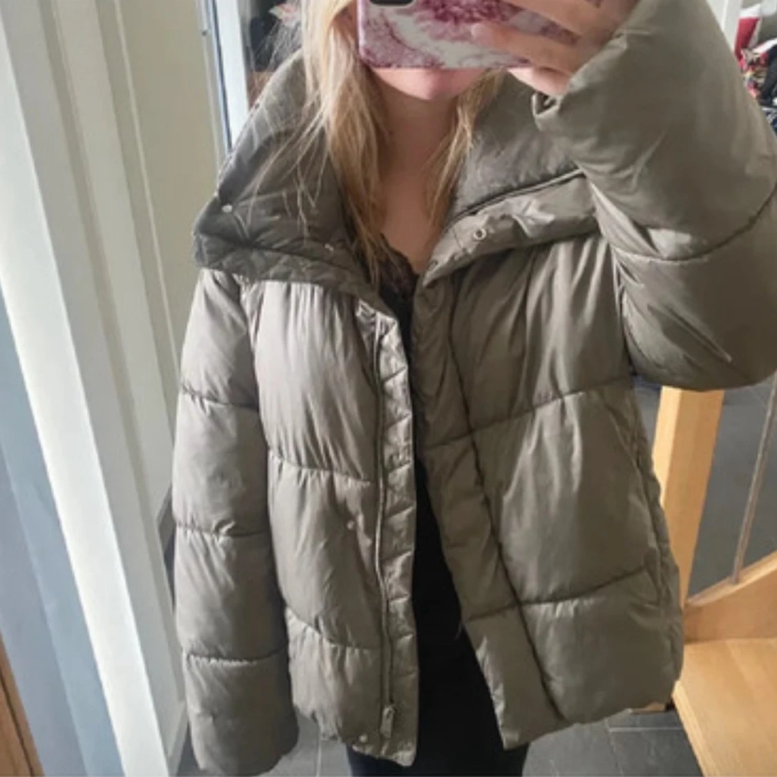 Beige/grön dunjacka H&M - 2