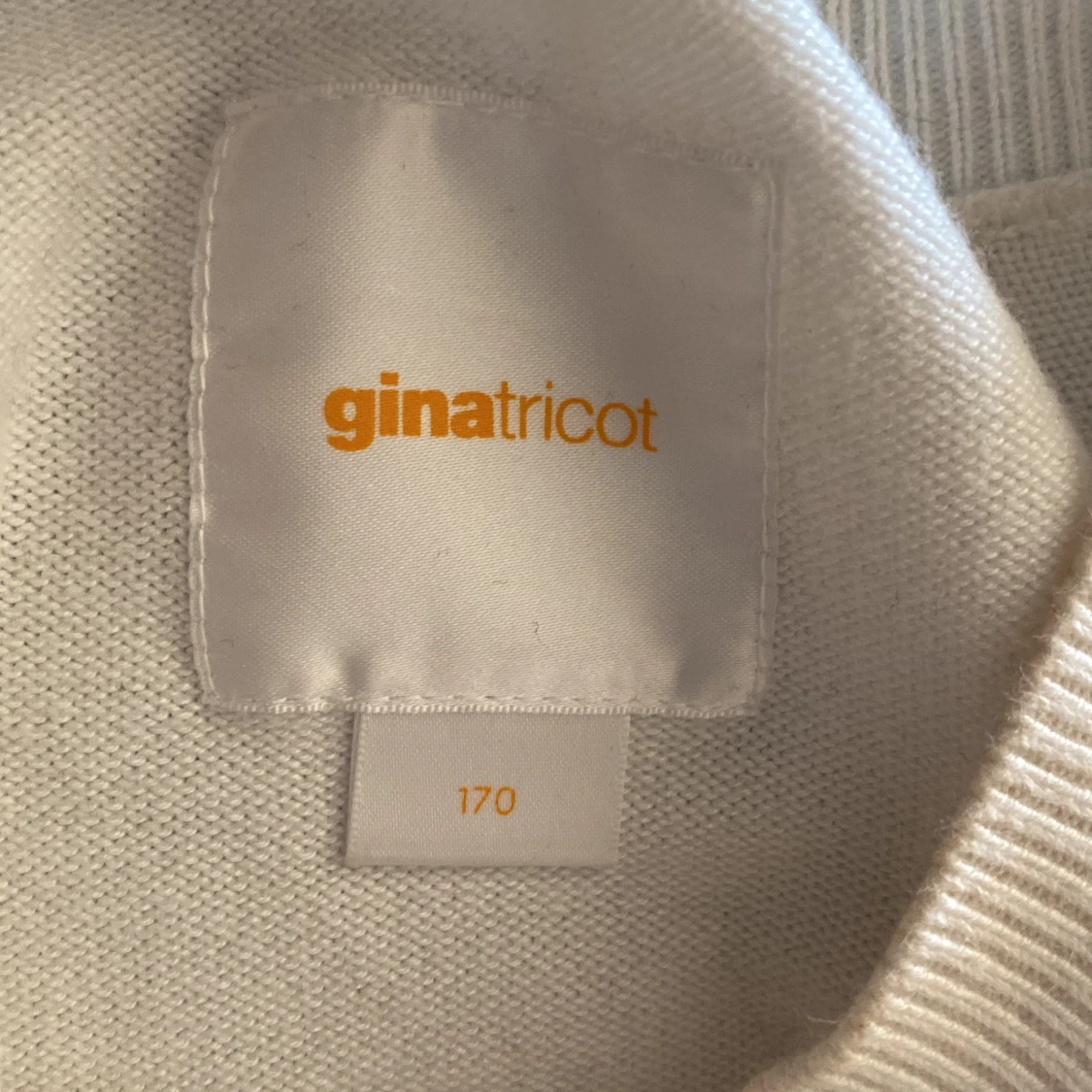 Vit quiltad kofta från Gina Tricot - 2