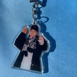 BLADEE - decay - keychain - 1st Acrylic Keychain med BLADEE motiv. Alla DRAIN GANG beställningar kommer med foto + DRAINBABY sticker. Alla beställningar kommer med freebies!