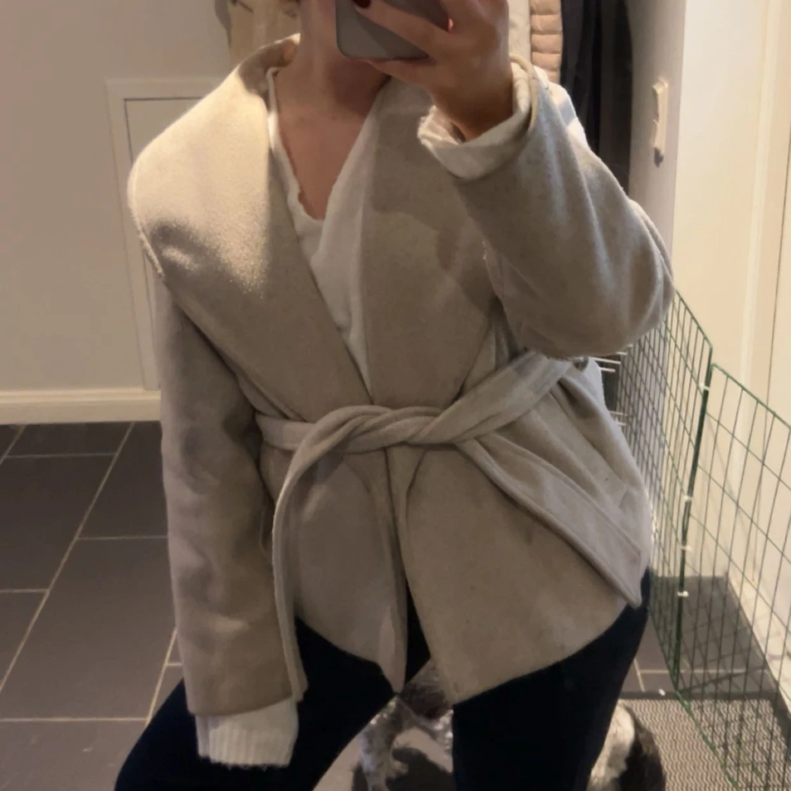 Beige omlottkappa med bälte - 2