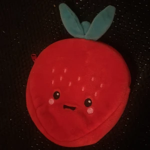 Söt jordgubbsformad plånbok - En mystery dag ful av smycken som ringar halsband örhängen och en klocka ⏰ 