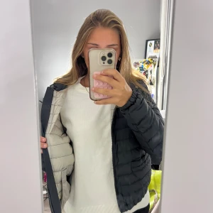 Parajumpers dun jacka - Svart mörk grå Parajumpers jacka i storlek S helt ny med prislapp❤️