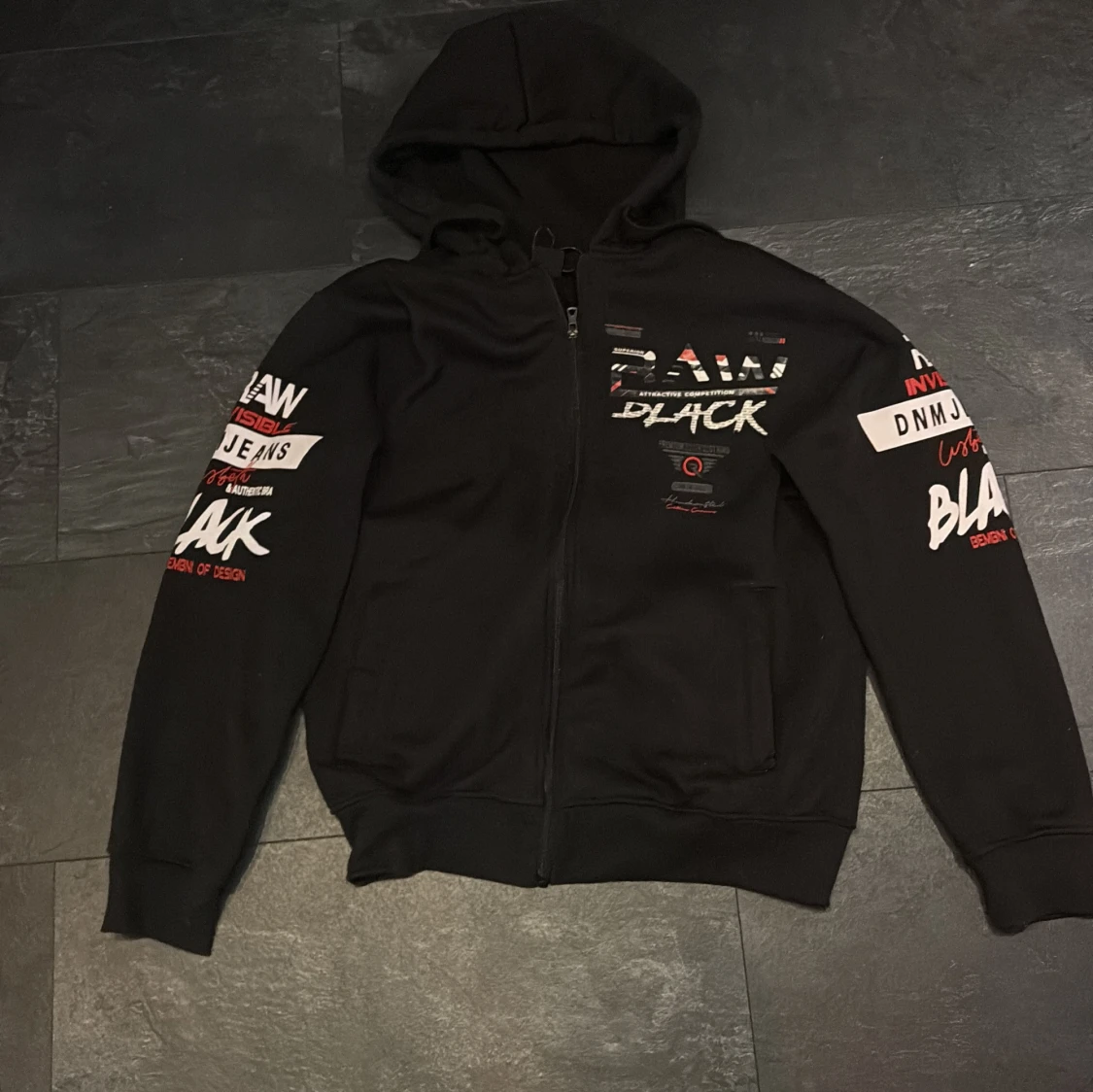 Svart hoodie RAW BLACK DNMJEANS