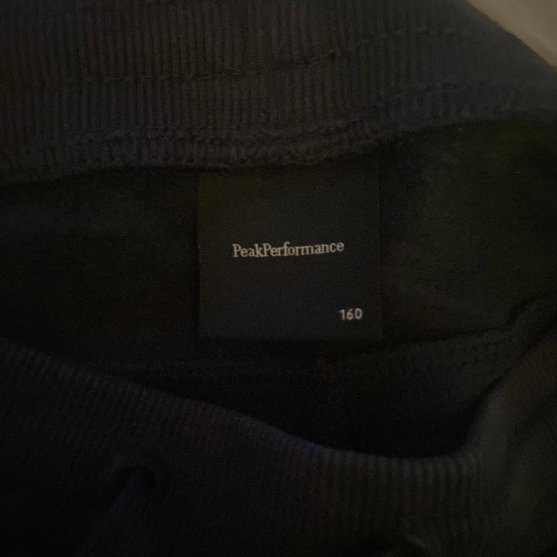 Svarta mjukisbyxor Peak Performance 160 - 1