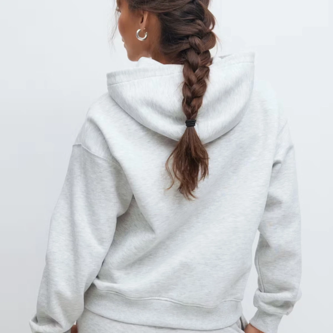 Ljusgrå hoodie  - 1