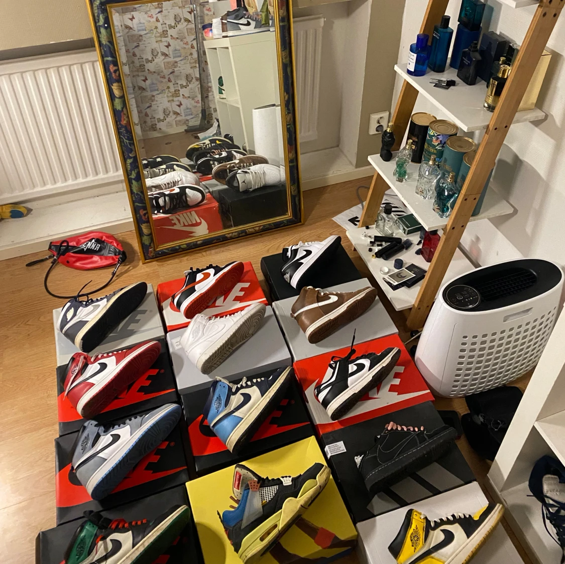 Nike Air Jordan 1 och 4 sneakers