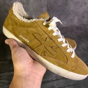 Premiata fodrad sneaker - Mycket fint skick | Size 43  | perfekt för vinter | väldigt sällsynt sneaker | fraktar spårbart inom 24 timmar |  för att köpa klicka ” köp nu” | vid frågor skriv ett meddelande |
