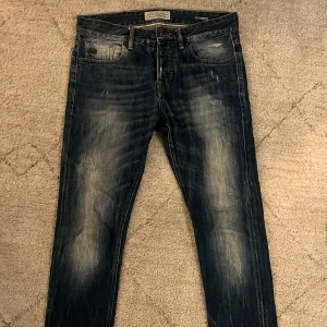 Scotch & Soda jeans - Mycket bra skick, säljs pga för små. W28 L32.