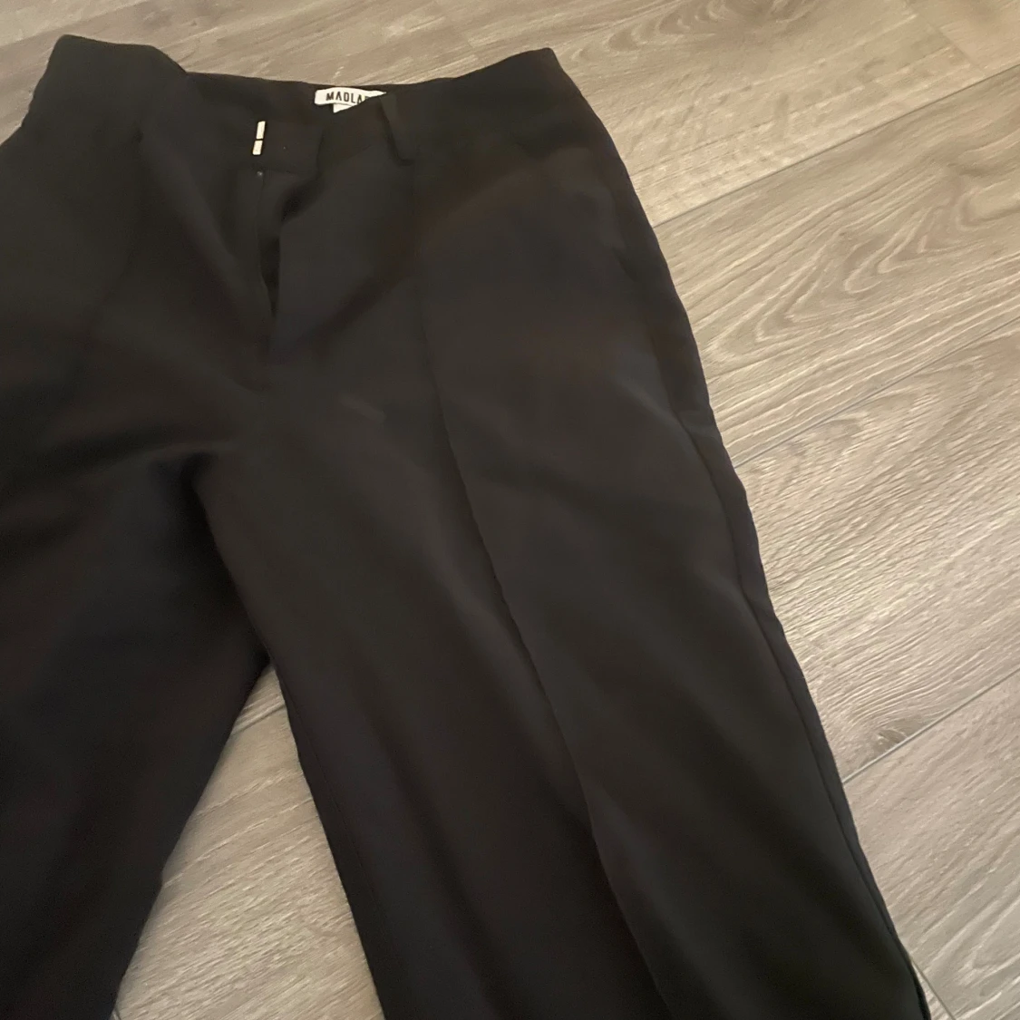 Svarta kostymbyxor från Madlady
