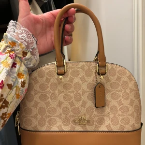 Coach ny - Helt ny oanvänd coach väska (ej äkta). Super bra master quality.