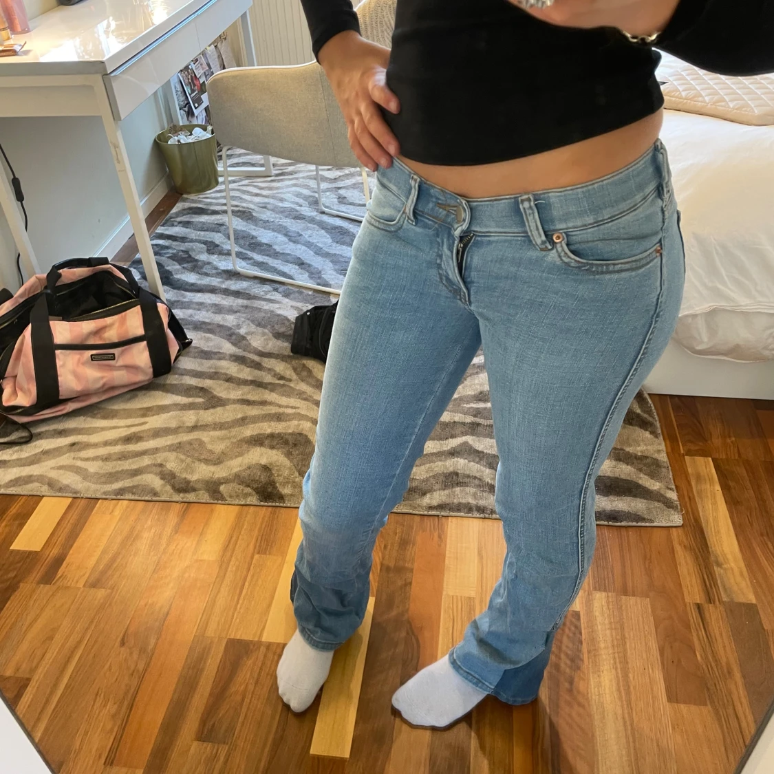 Ljusblå bootcut jeans  - 2