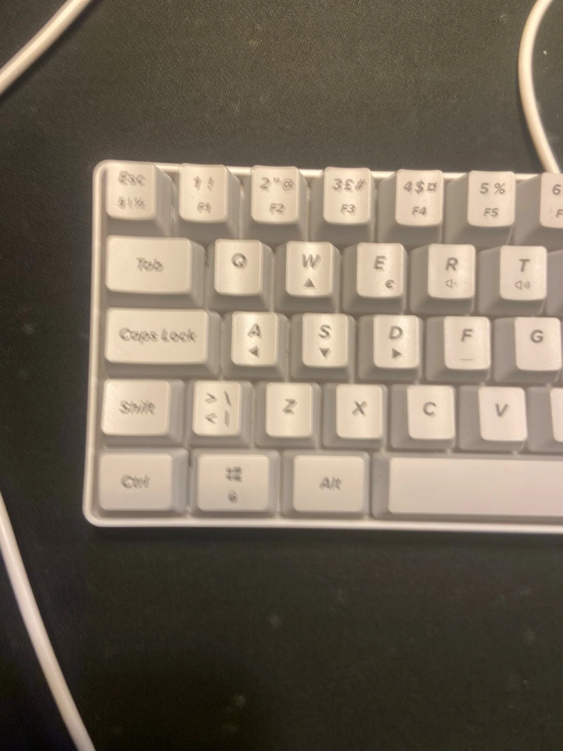 Kompakt vit mekanisk tangentbord - 1